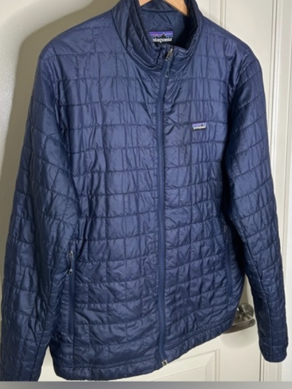Patagonia Men's Navy Blue Quilted Puffer Jacket